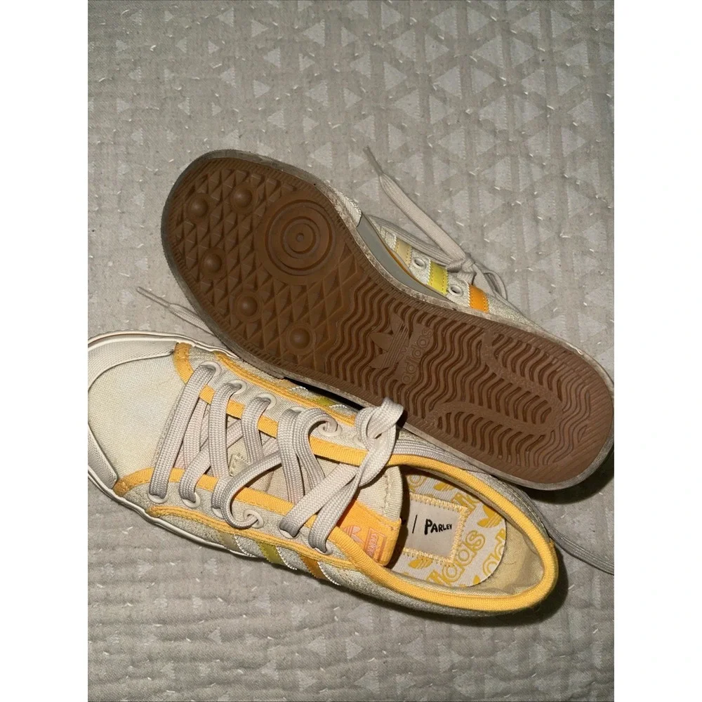 Adidas Women's Yellow Orange NIZZA PLATFORM Fashion Sneakers Sz 6 GX4607